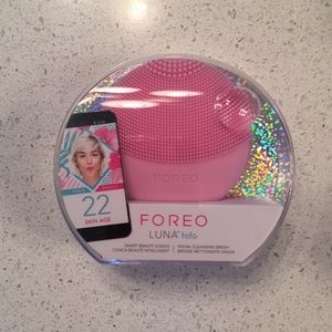 BRAND NEW- NEVER OPENED Foreo Luna Fofo